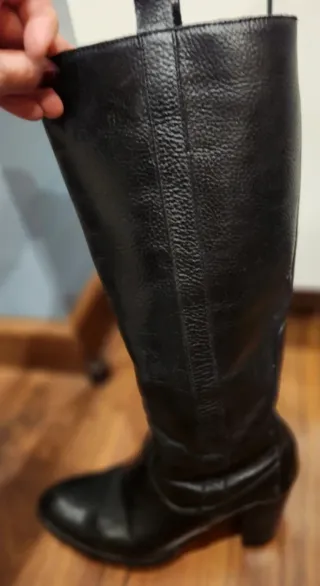 Stivali alti in pelle neri