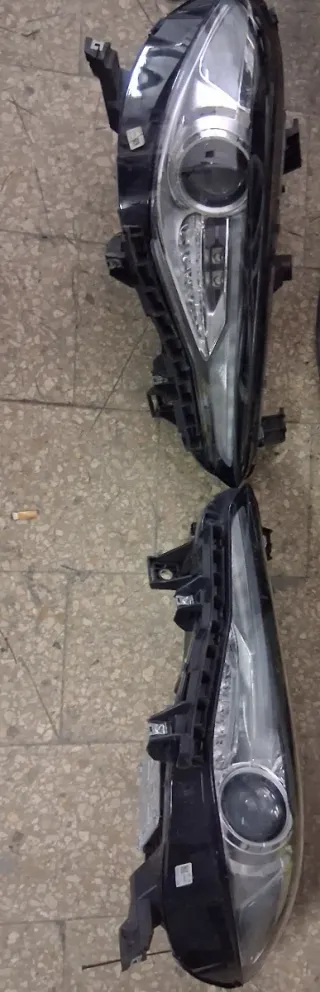 Fari anteriori Alfa Romeo Giulia