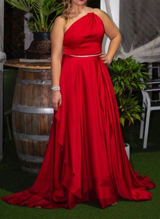 Abito monospalla rosso con strass