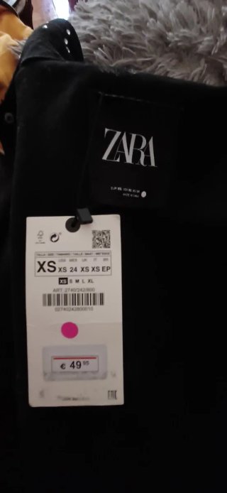 Cazadora Zara negra con brillos