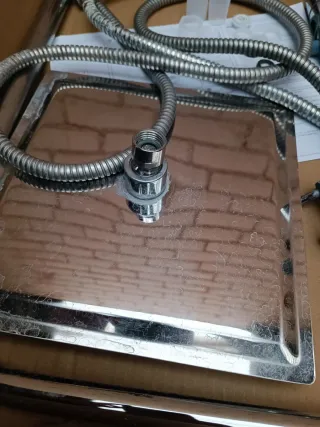 Sistema de ducha cromado