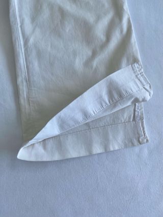 Pantalones crema cropped de algodón | GAP