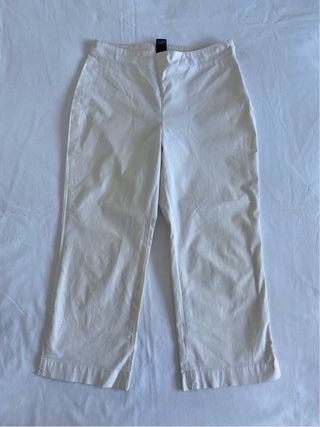 Pantalones crema cropped de algodón | GAP