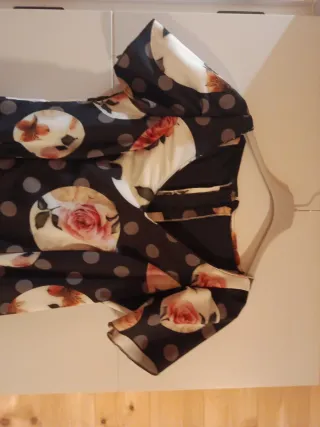 Traje de Flamenca Negro con Flores Rosas