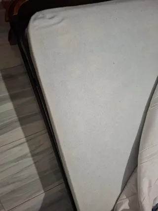 Cama de matrimonio de madera