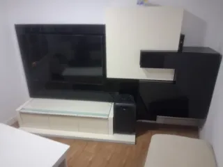 Mueble de salón moderno beige y negro