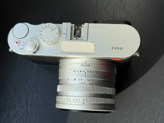 Leica Q (Typ 116) Negra