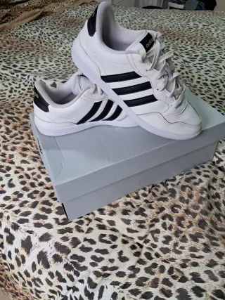 Scarpe Adidas Bianche e Nere