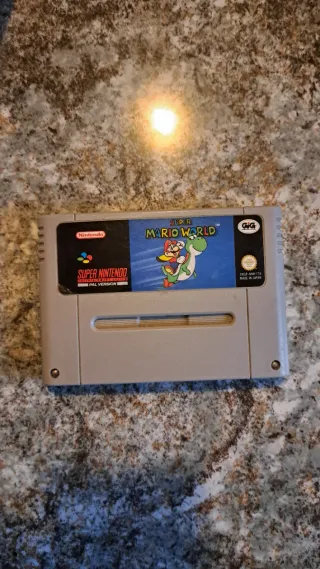 Super Mario world per Super Nintendo