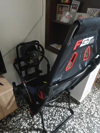 Volante Thrustmaster T598 con Cockpit