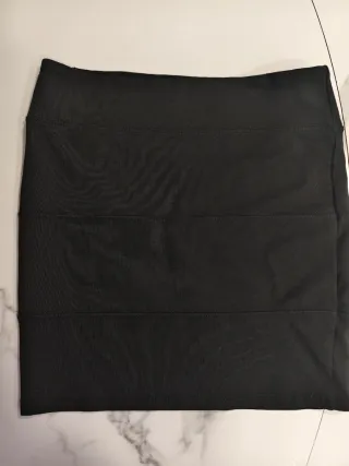Falda Stradivarius Negra Talla S + Falda Vaquera S