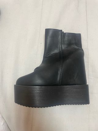 Stivali con tacco nero a piattaforma