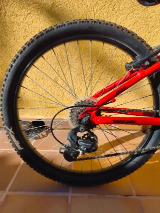 Bicicleta de Montaña Roja WRC pro