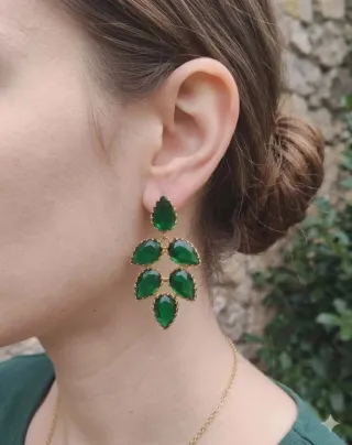 Brincos Dourados com Pedras Verdes