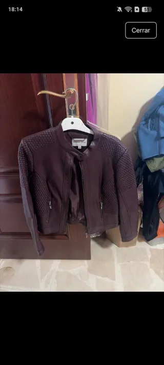 Chaqueta de cuero morada sin estrenar