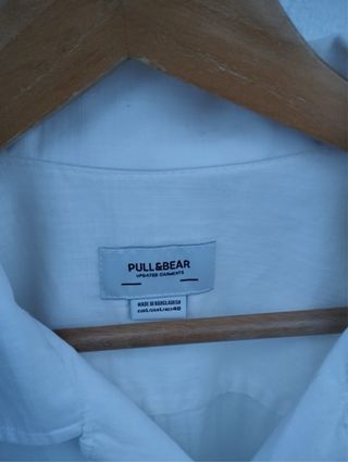 Camisa Pull&Bear bordada Talla L