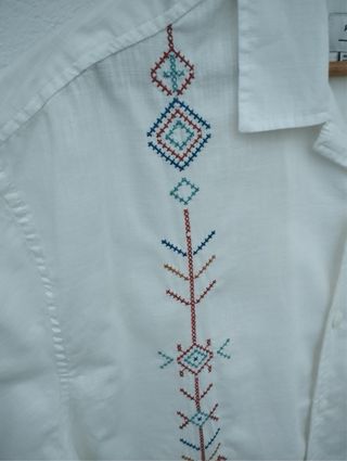 Camisa Pull&Bear bordada Talla L