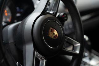 Porsche 718 Cayman T