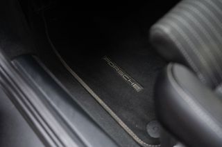 Porsche 718 Cayman T