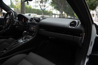 Porsche 718 Cayman T