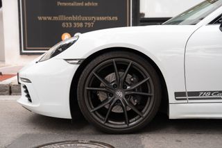 Porsche 718 Cayman T