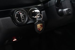 Porsche 718 Cayman T