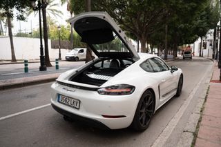 Porsche 718 Cayman T