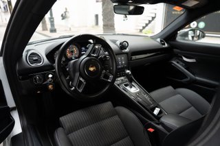 Porsche 718 Cayman T