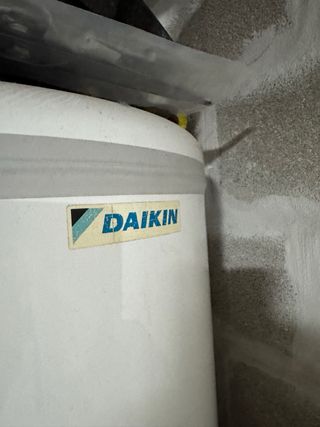 Termoacumulador Daikin 300L + Painéis Solares