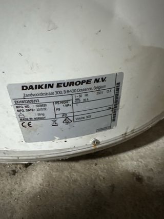 Termoacumulador Daikin 300L + Painéis Solares