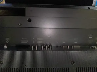 Televisión LG 38 Negra y Plateada