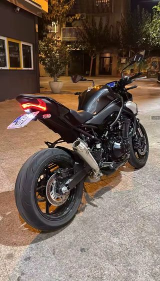 Escape Arrow Kawasaki Z900