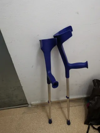 Muletas infantiles azules