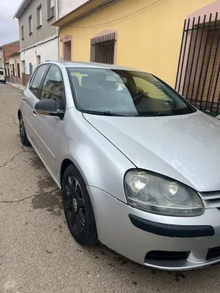 Volkswagen Golf 2004