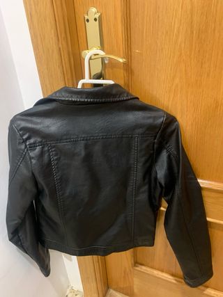Chaqueta cuero Primark negra de11-12 niña