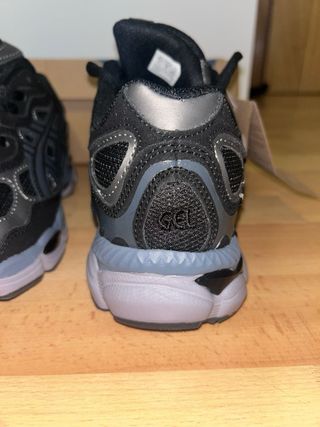 Zapatillas Asics Negras Talla 40,5