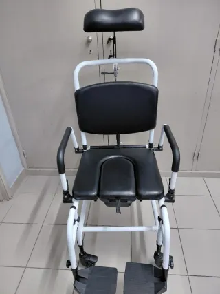 Cadeira de banho/sanitária