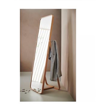 Espejo de pie Ikea con perchero