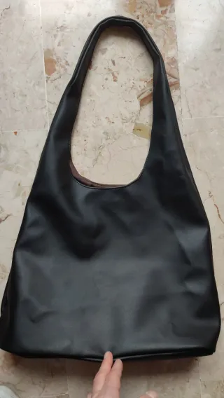 Borsa nera con tasca interna con zip