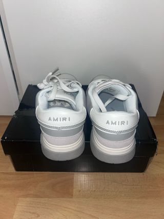 Zapatillas Amiri Grises y Blancas