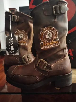 Stivali Sendra Marroni Nuovi