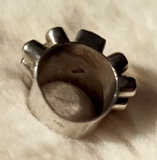 Anillo Plata Barroco Piedra Lunar y Granates.