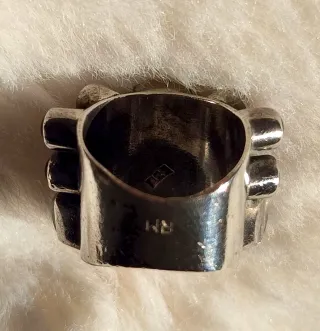 Anillo Plata Barroco Piedra Lunar y Granates.