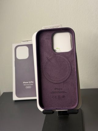 Cover iPhone 16 Pro Silicone MagSafe Apple Viola