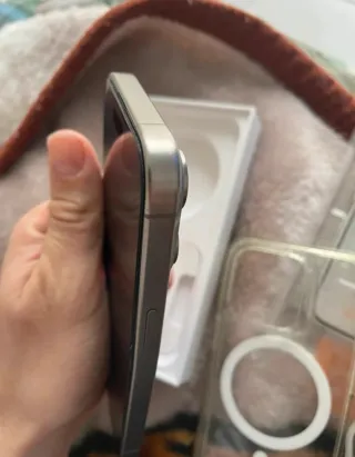 iPhone 15 Pro Platiné  Garantia 6messes