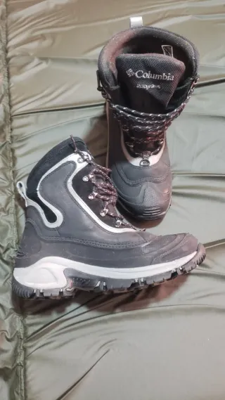 Stivali Columbia Neri e Grigi