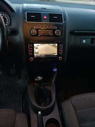 Volkswagen Touran 2011