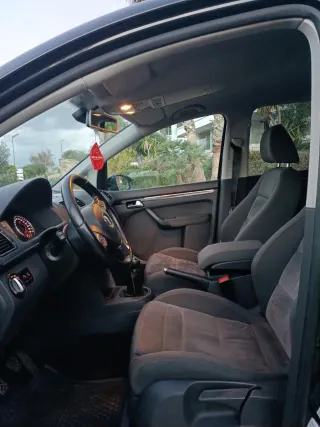 Volkswagen Touran 2011