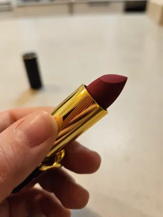 Labial Pat McGrath Vendetta burgundy