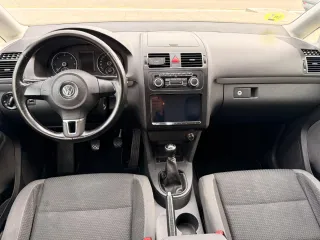 Volkswagen Touran 2011